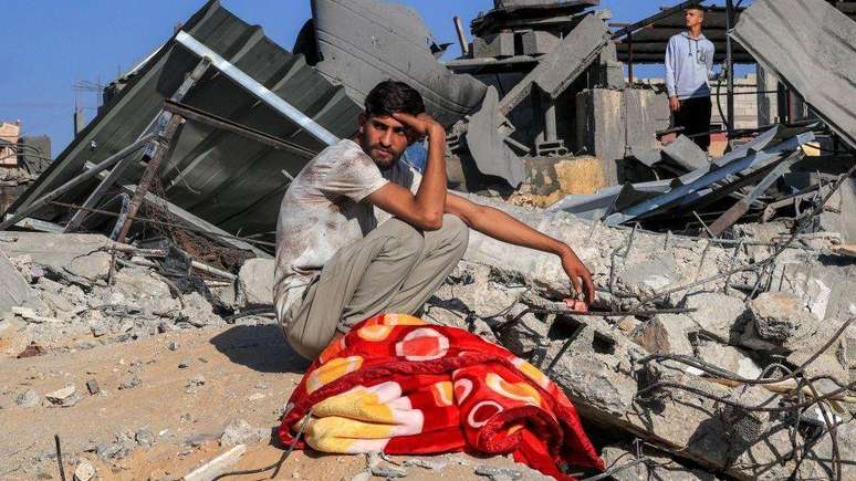Gaza está sendo praticamente destruída
