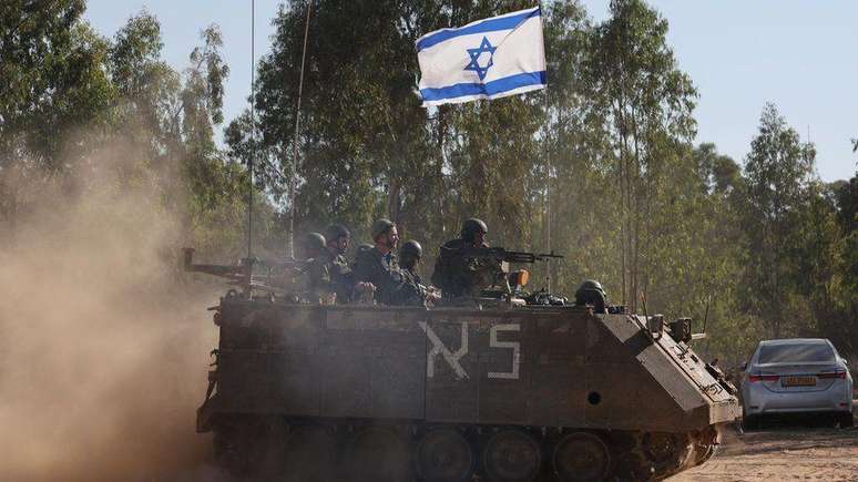 O exército israelense convocou um número recorde de reservistas para a guerra contra o Hamas