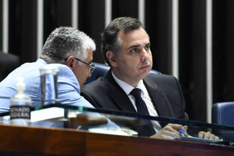 Pacheco, ao lado de Girão no último debate sobre a PEC; presidente do Senado alinha discurso ao da oposição e pede mudanças no STF.