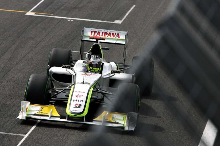 Jenson Button comemorando o t&iacute;tulo em 2009