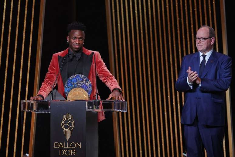 Vini Jr durante premiação da Bola de Ouro, em Paris –