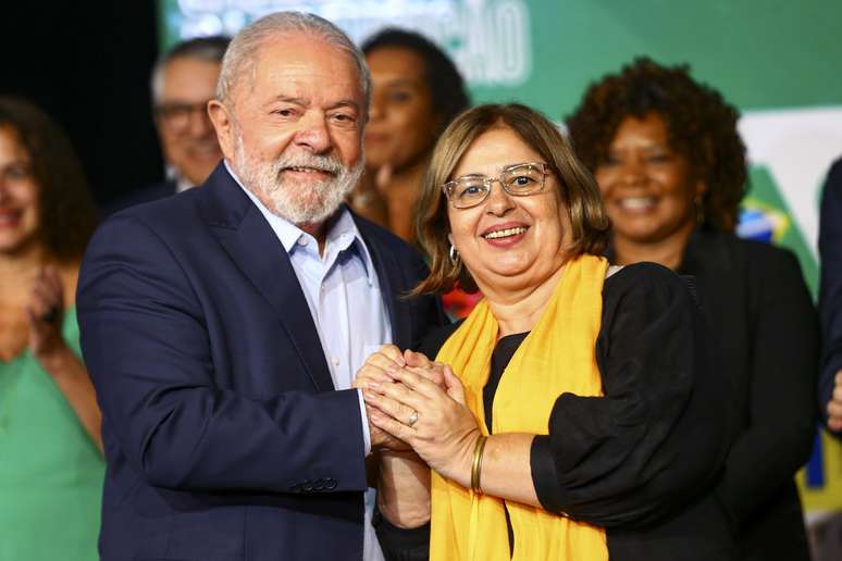 Lula e a ministra da Mulher, Cida Gonçalves, estarão juntos na assinatura de PL que institui pensão especial aos órfãos em razão de feminicídio