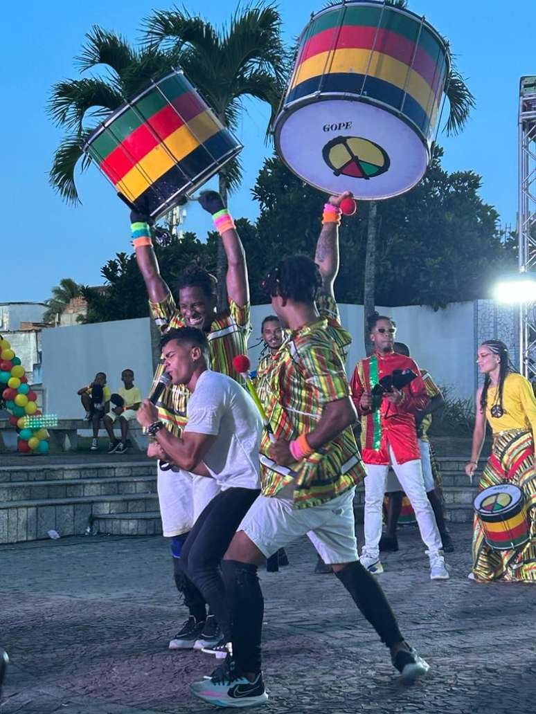Os tradicionais tambores na conhecida performance do Olodum, em Salvador, comemorando 40 anos da Escola Olodum