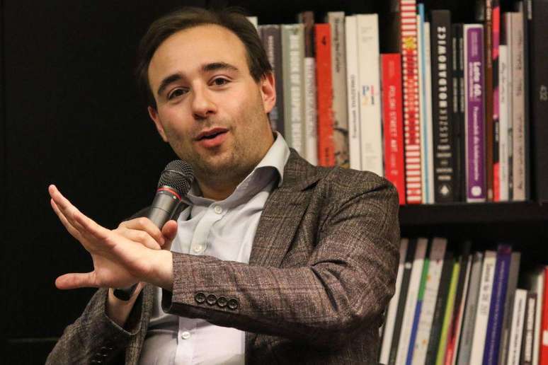 O cientista pol&iacute;tico alem&atilde;o-americano Yascha Mounk se dedica a estudar as democracias liberais e os processos que levam a sua eros&atilde;o