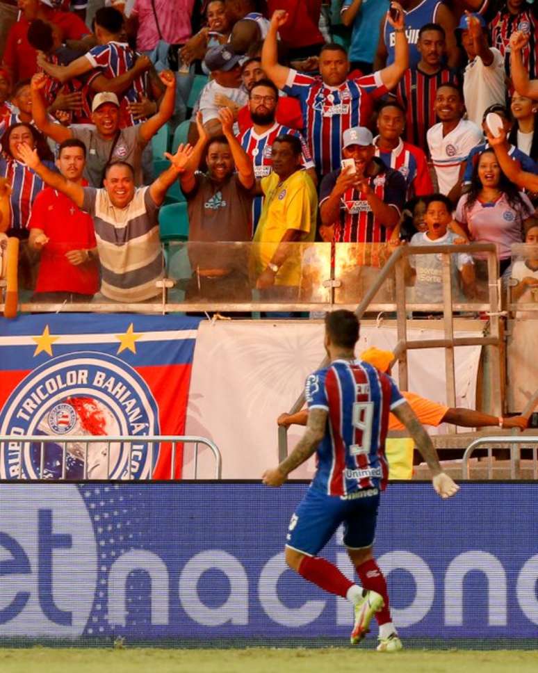 Athletico vence o Bahia e sobe na tabela do Brasileirão