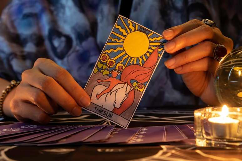 Cartas do tarot indicam que novembro trará novas oportunidades para os nativos