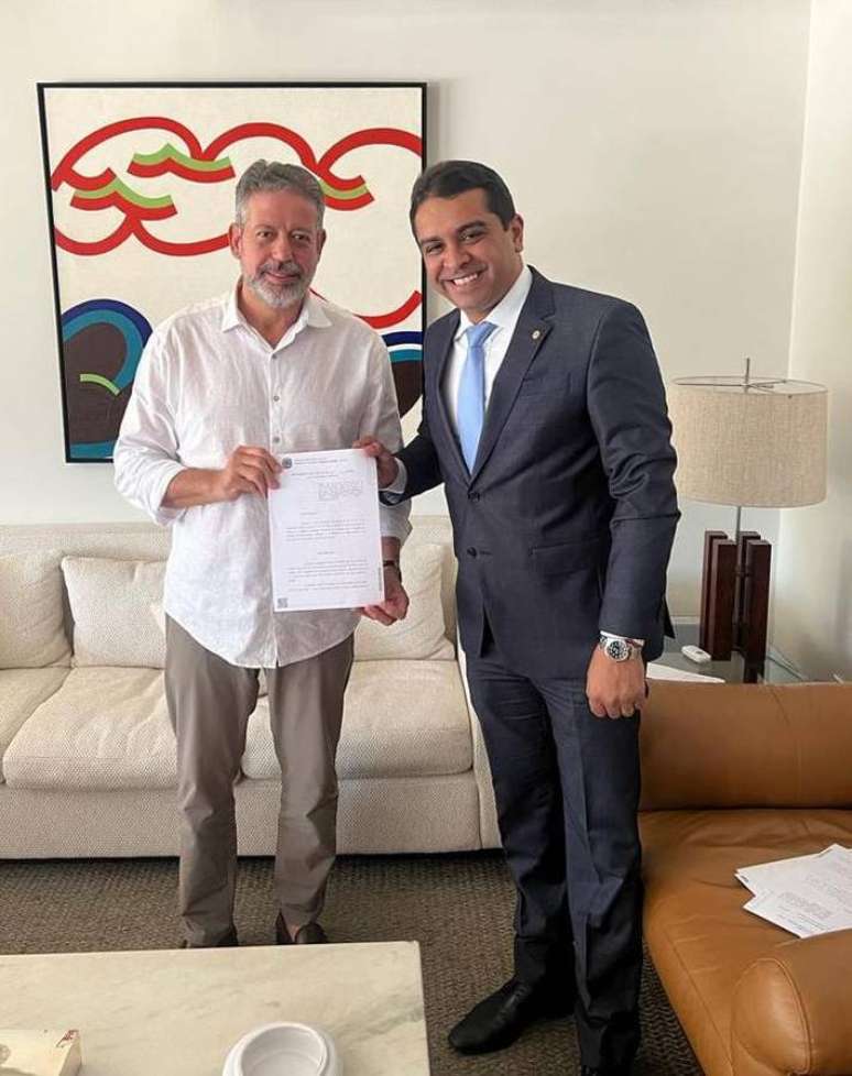 Fernando Rodolfo se reuniu com Arthur Lira para tratar do requerimento; presidente da Câmara se comprometeu a instaurar CPI em 2024. Divulgação/Assessoria Fernando Rodolfo