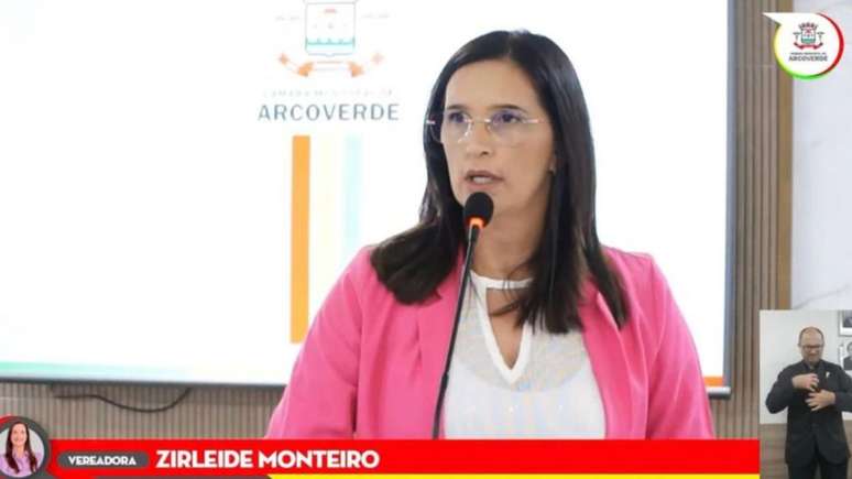 Vereadora pernambucana Zirleide Monteiro diz em sessão na Câmara de Vereadores de Arcoverde que filho com deficiência é 'castigo de Deus' para mãe