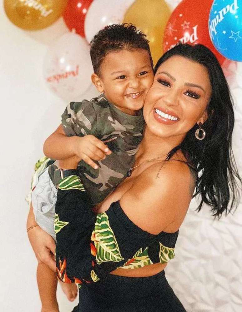 Who is the youngest child Jenny Miranda had with a football player?
