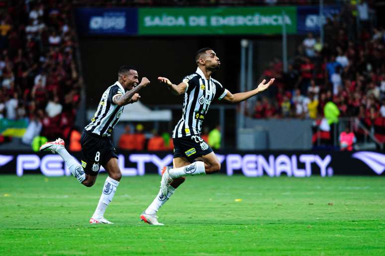 Flamengo: Wesley marca primeiro gol pelos profissionais - Lance!