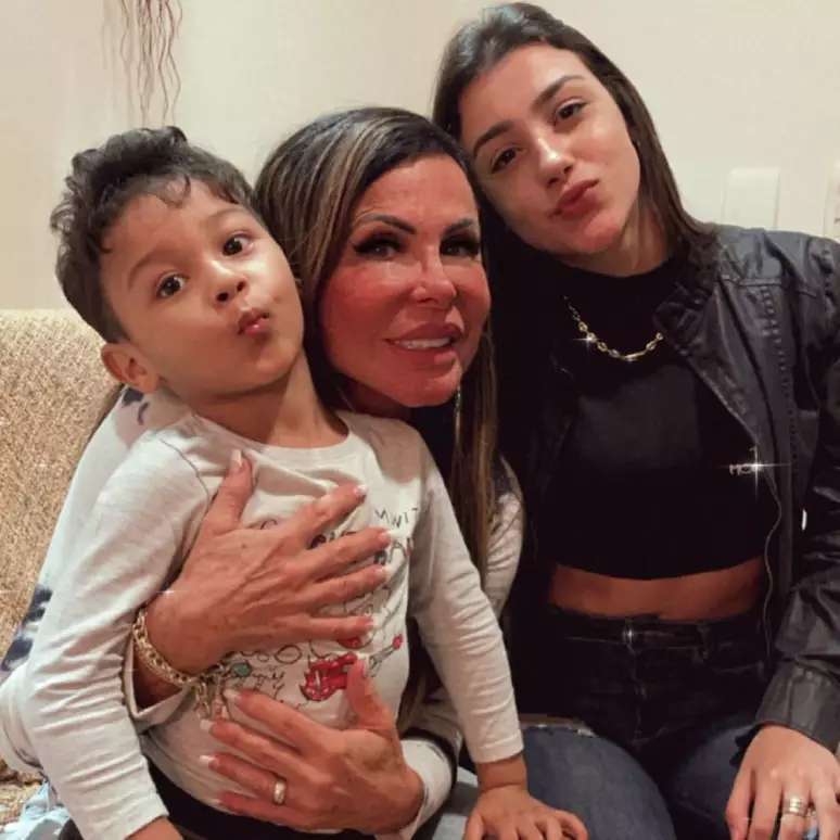 Enrico, Gretchen and Bia Miranda (Playback/Instagram) Enrico, Gretchen and Bia Miranda (Playback/Instagram)
