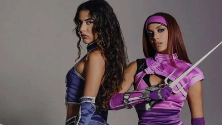 Marina Sena e Anitta posam como Kitana e Mileena de Mortal Kombat no Halloween