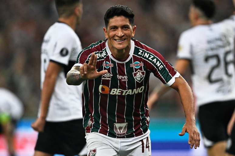 Cano celebra ap&oacute;s marcar contra o Olimpia, nas quartas da Libertadores 