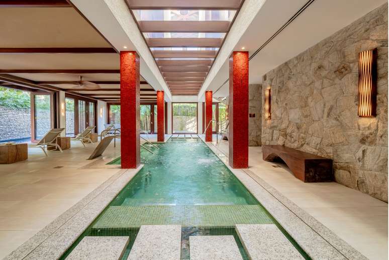 Amay Wellness & SPA heated swimming pool Amay Wellness & SPA heated swimming pool