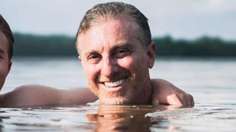 Luciano Huck enchants by publishing a rare photo with his son