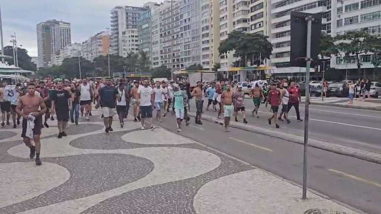 Conmebol marca reunião para tomar decisões sobre briga entre torcedores do Fluminense e Boca Juniors –