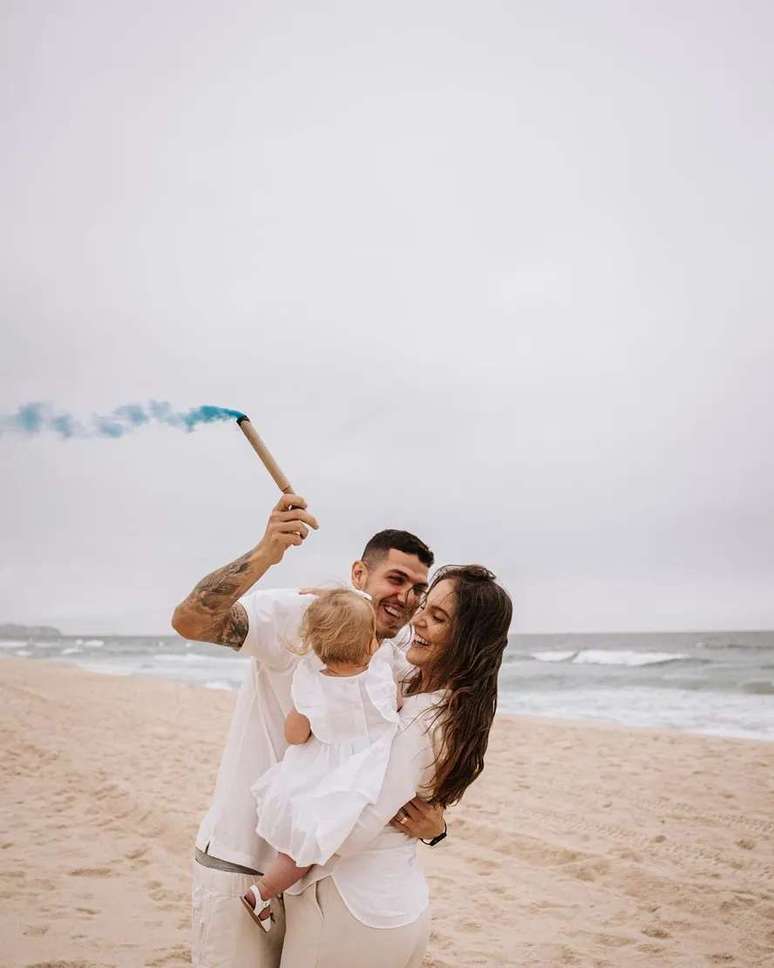 Nino e sua esposa Larissa est&atilde;o esperando um menino, que se chamar&aacute; Ant&ocirc;nio 
