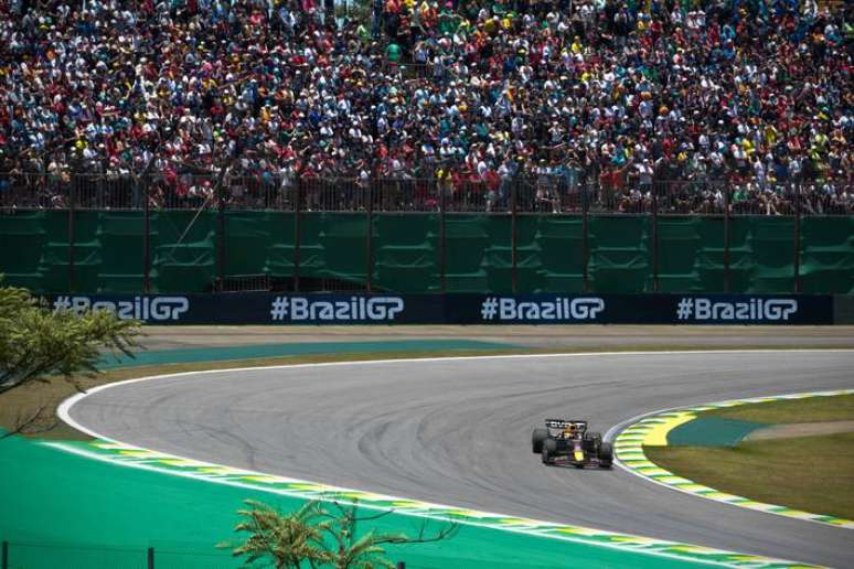 Público acompanha o GP de São Paulo no Autódromo de Interlagos