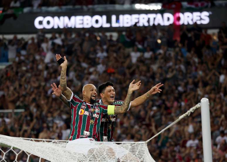 Felipe Melo e Cano comemoram título do Fluminense 