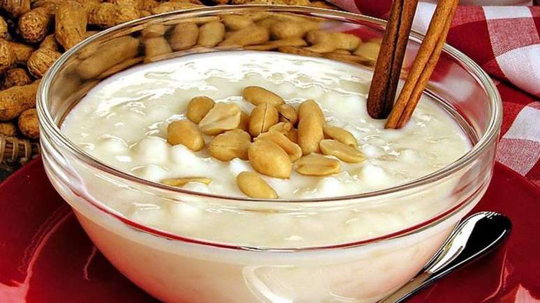 Hominy with peanuts: creamy and warm recipe