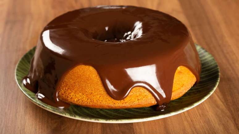 Carrot cake filled with creamy brigadeiro