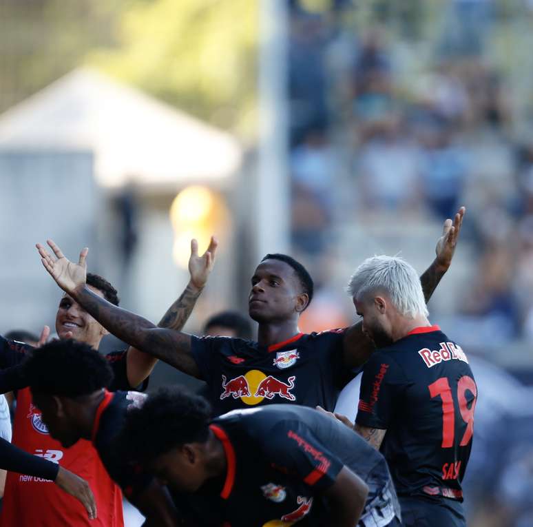 Flamengo 1 x 0 Bragantino  Campeonato Brasileiro: melhores momentos