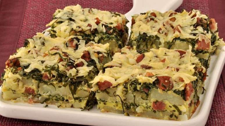 Baked omelette with potatoes and sausage: quick and tasty dish