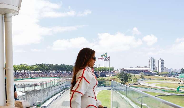 Ludmilla, cantora, no Autódromo de Interlagos