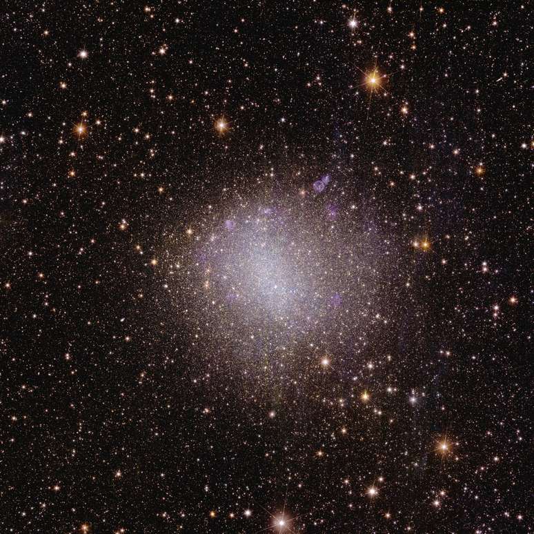 NGC 6822 e est&aacute; localizada