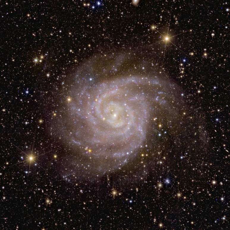 Galáxia IC 342 pelo telescópio Euclid (Imagem: Reprodução/ ESA/Euclid/Euclid Consortium/NASA, image processing by J.-C. Cuillandre (CEA Paris-Saclay), G. Anselmi, CC BY-SA 3.0 IGO)