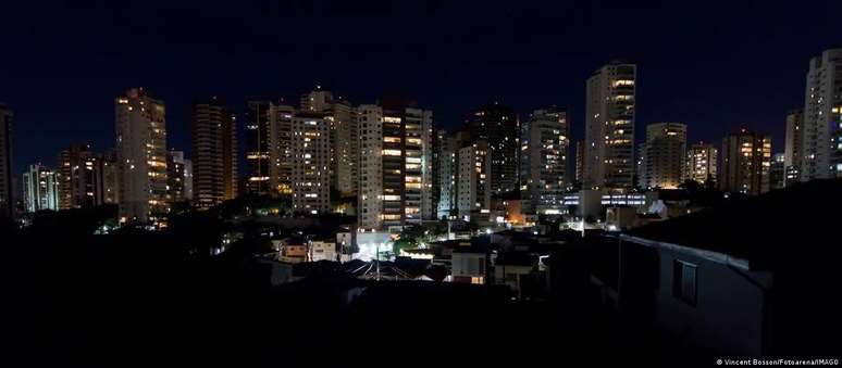 Falta de luz em SP: 14 mil imóveis continuam sem energia após