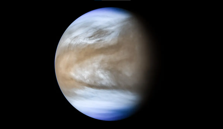 O oxigênio atômico está presente na atmosfera de Vênus (Imagem: Reprodução/JAXA/ISAS/DARTS/Kevin M. Gill)