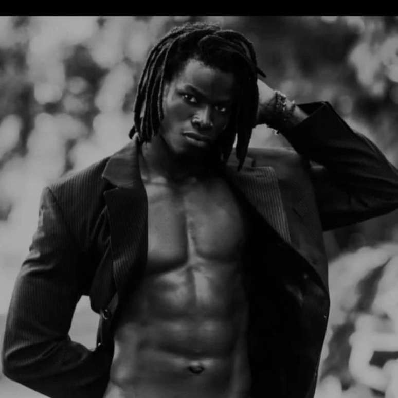 Billy Faye, modelo senegal&ecirc;s descoberto nas praias de Guaruj&aacute; (SP)