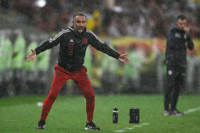 Mesmo sem títulos, início de Vítor Pereira no Flamengo é melhor