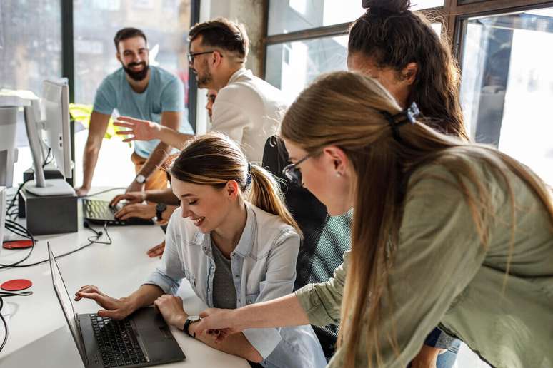 Rela&ccedil;&otilde;es interpessoais s&atilde;o afetadas com a presen&ccedil;a da tecnologia no dia a dia 