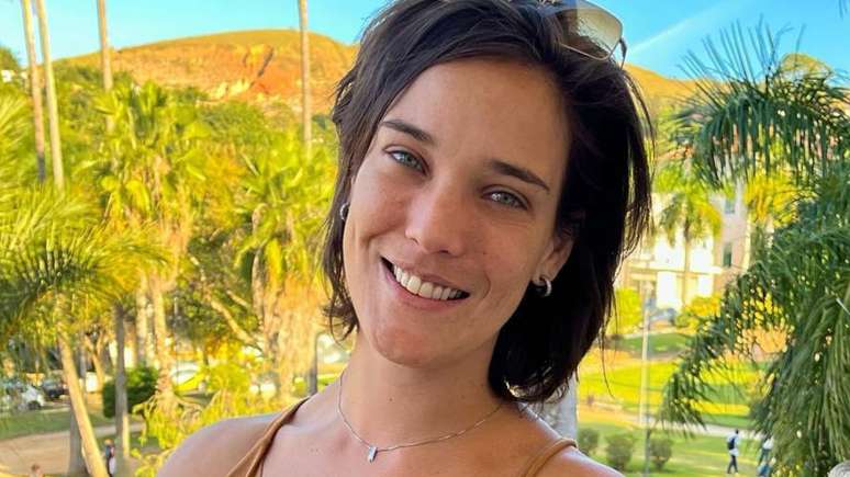 Adriana Birolli amazes the web by remaining topless under the waterfall: ‘Spectacle’