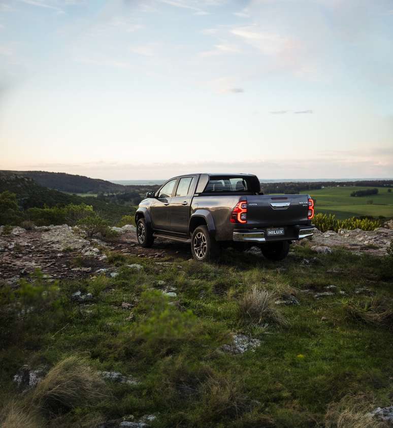 Novo Toyota Hilux SRX Plus