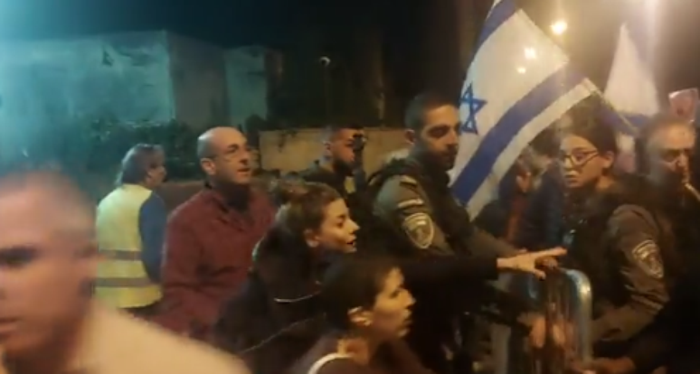 Manifestantes estão tentando invadir casa de Netanyahu