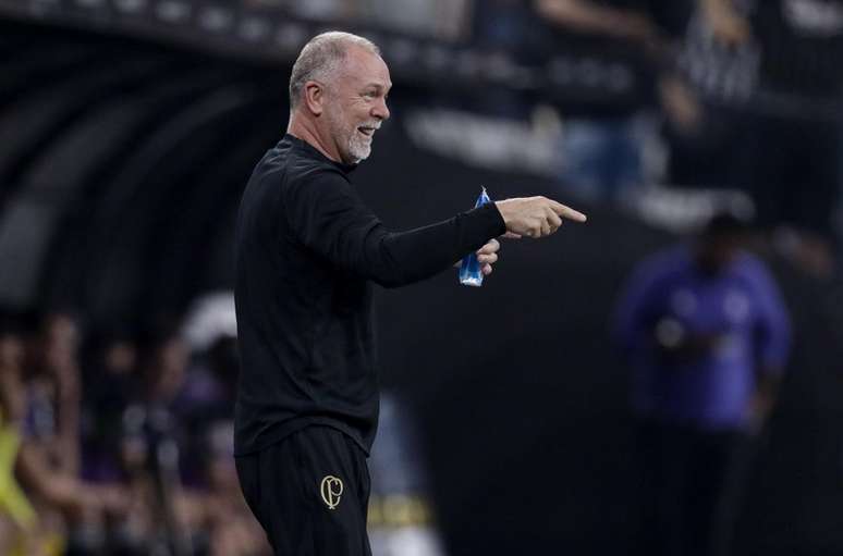 Mano lamenta novo trope&ccedil;o do Corinthians em Itaquera &ndash;