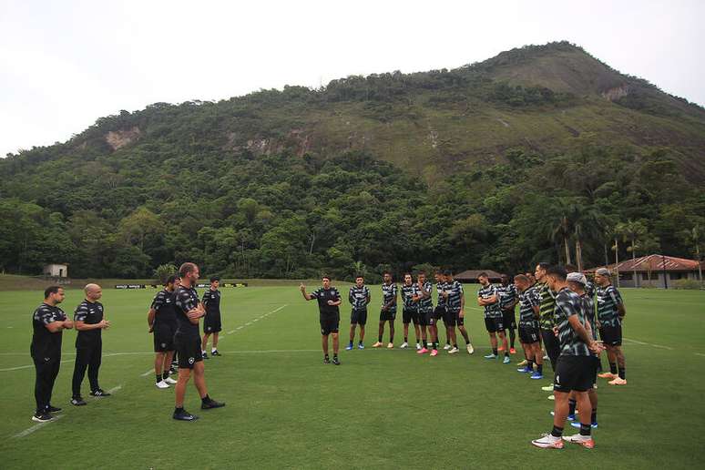 Lucio Flavio pode ser demitido do Botafogo ainda nesta sexta-feira –