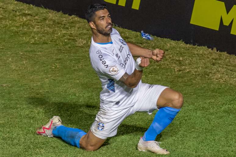 Suárez marcou três vezes contra o Botafogo 