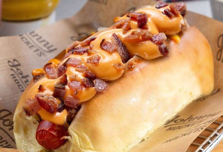 Bacon cheese dog do Johnny Rockets é um dos lanches que estará disponível nas unidades da lanchonete no estádio do Morumbi