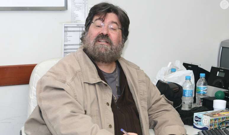 Qual foi a causa da morte de Roberto Manzoni, o Magr&atilde;o? Ex-diretor do 'Domingo Legal', do SBT, morreu com a grande paix&atilde;o aos 74 anos em 9 de novembro de 2023.