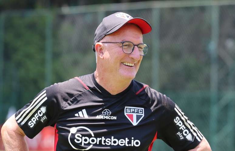 James and Pato are injured and are out of the classic against Santos (disclosure/saopaulofc.net) James and Pato are injured and are out of the classic against Santos (disclosure/saopaulofc.net)
