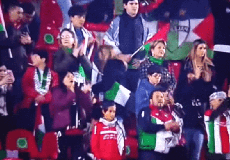 Torcedores de ambos os times aplaudiram a homenagem &agrave;s v&iacute;timas da guerra &ndash; Reprodu&ccedil;&atilde;o de v&iacute;deo Twitter