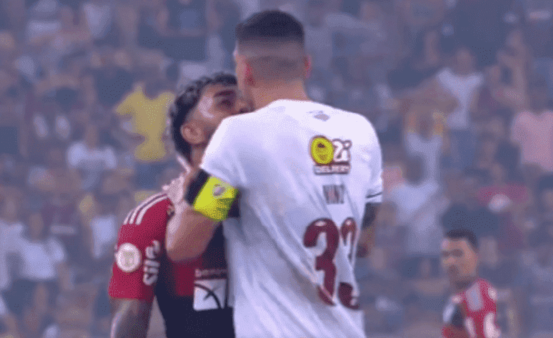 Gabigol questionou por que, diante da atitude de Nino, que segurou seu pesco&ccedil;o,&nbsp; ele tamb&eacute;m foi expulso &ndash; Reprodu&ccedil;&atilde;o redes sociais