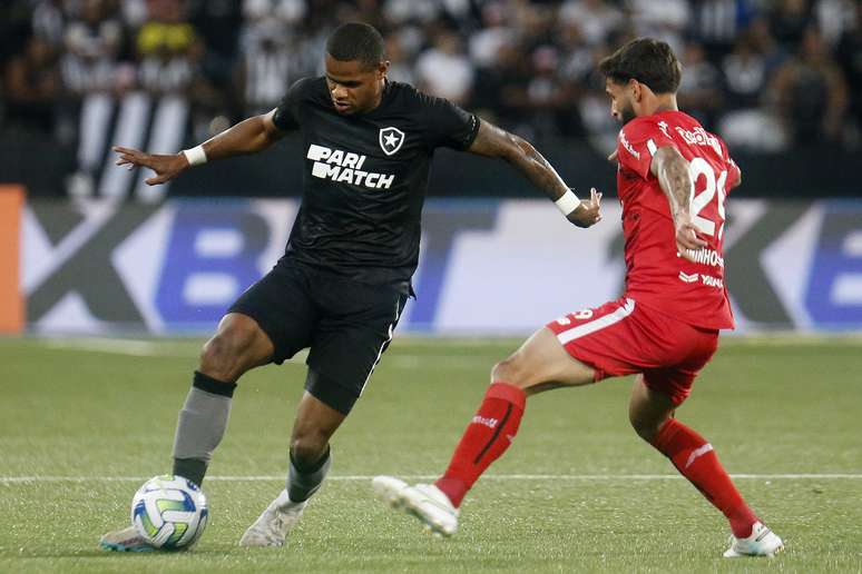 Botafogo visita o Red Bull Bragantino em jogo com clima de 'final