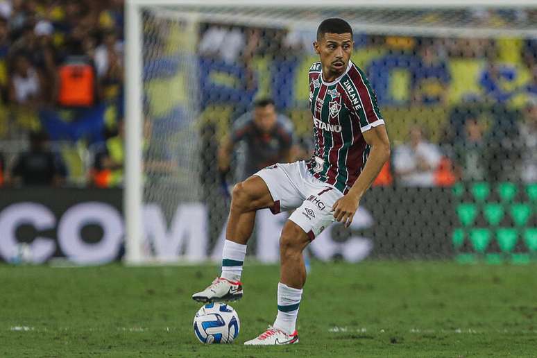 Uniforme do Fluminense só terá o patrocinador máster e o fornecedor de material esportivo no Mundial –