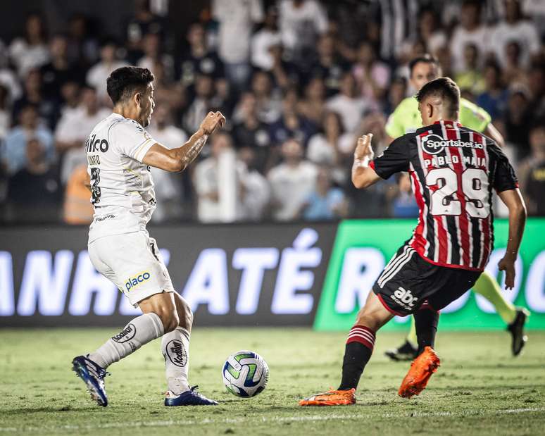 Em jogo com 3 gols anulados, Santos e Inter ficam no 0 x 0