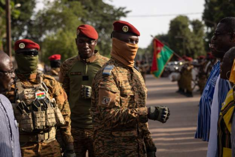 Militares em Burkina Fasso